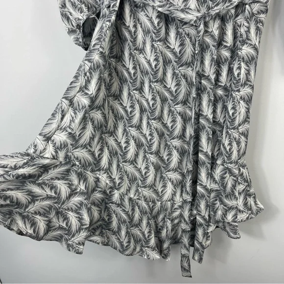 Joie Isaline Feather Cold Shoulder Mini Dress Gray White Print Silk Tie Belt XXS - Picture 10 of 15